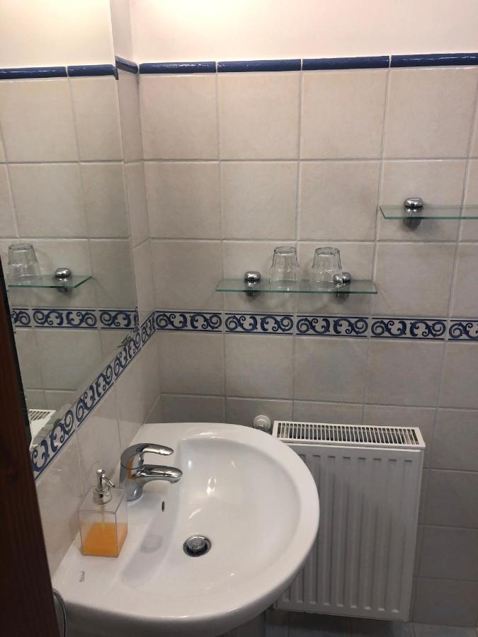 Hotel Karam Vendeghaz Es Lakasetterem Nagybajcs Exterior foto